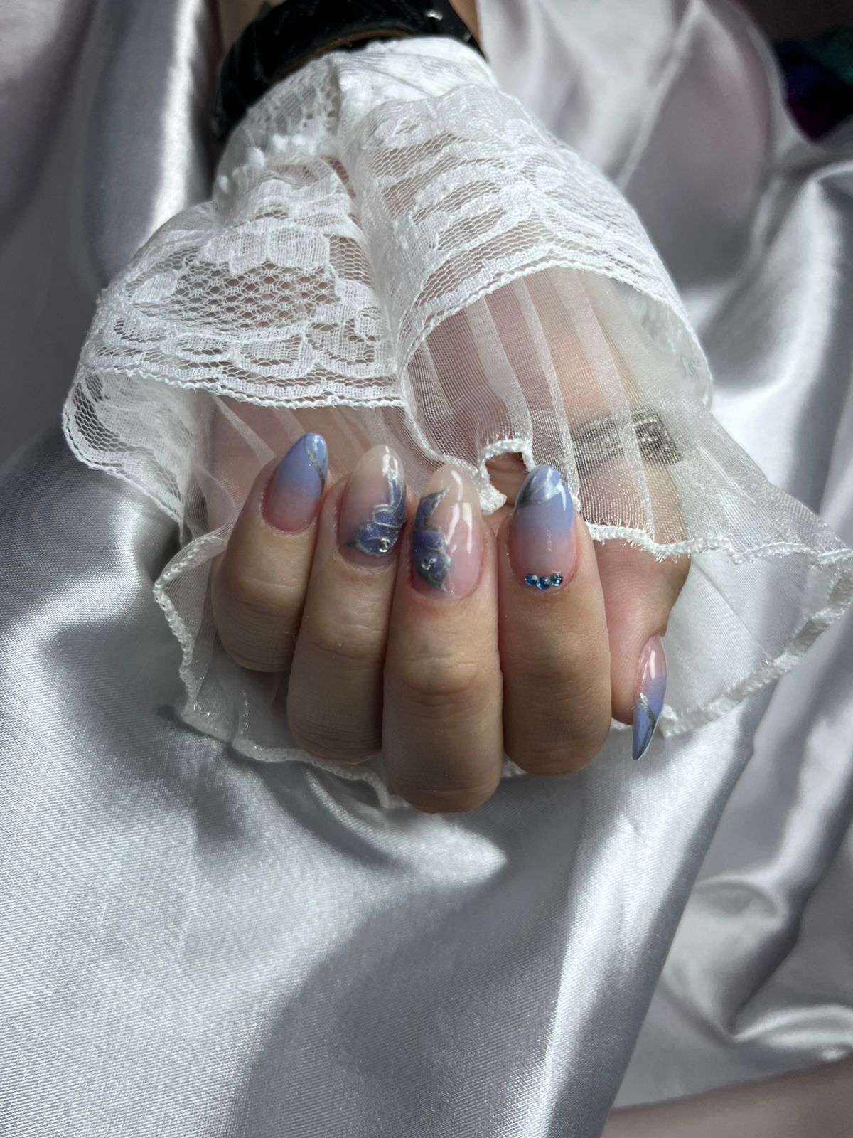 Alongamento e Esmaltação em Gel