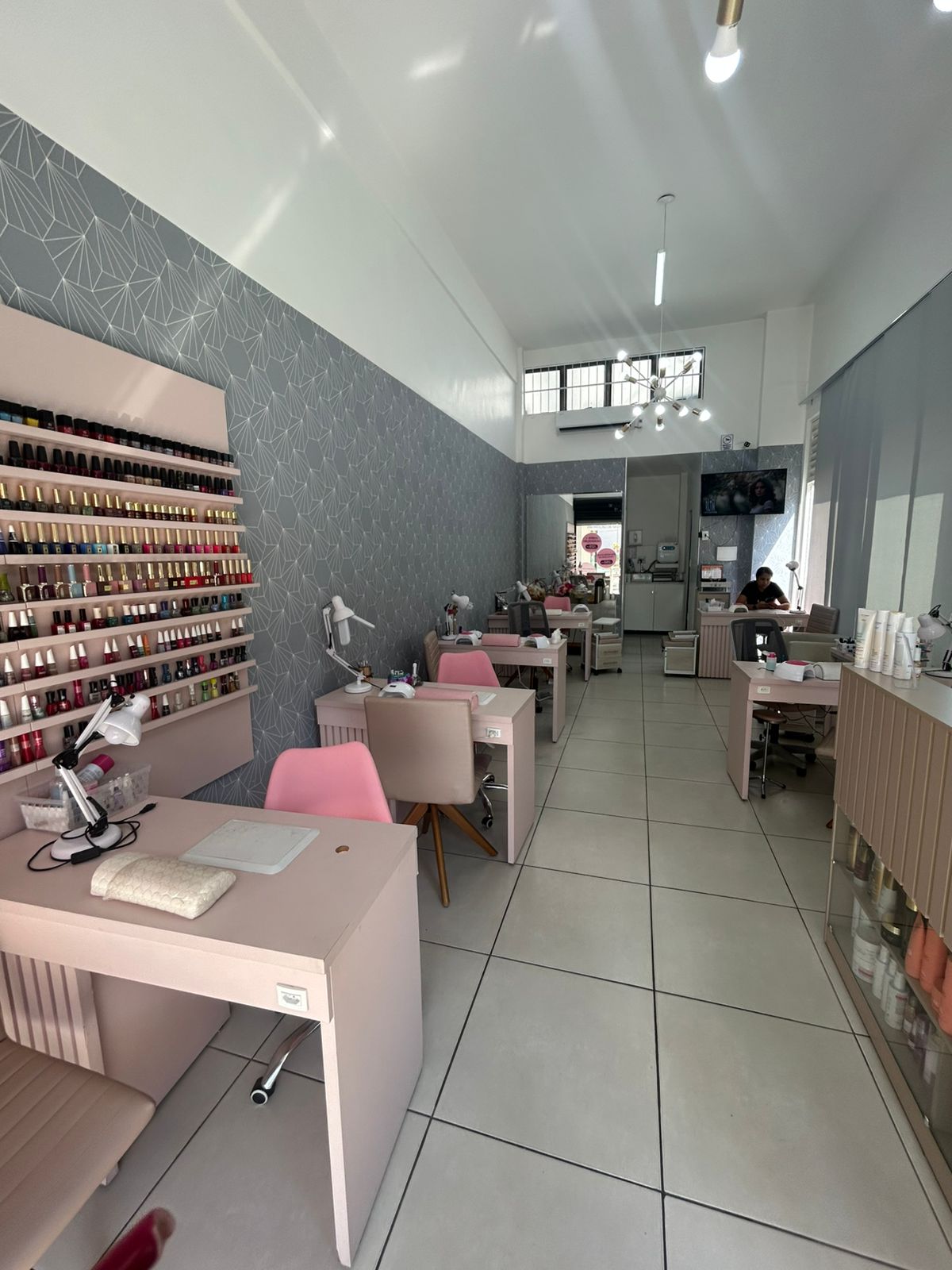 Ambiente interno aconchegante da Diamond Nails
